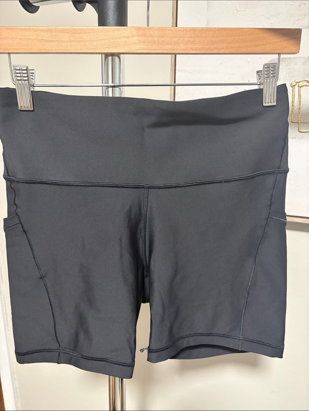 Athleta Interval Stash 5” Short